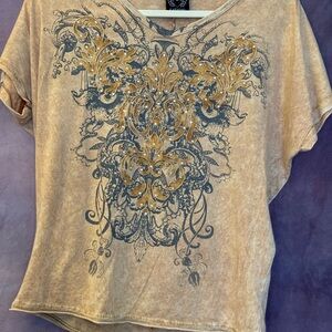 Katydid Cream Graphic Short Sleeve Tee